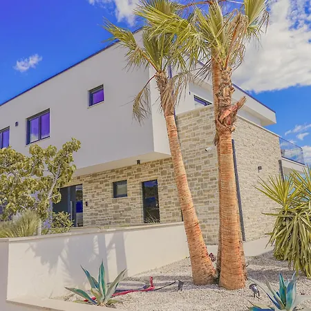 Hills - South Luxury Hill *