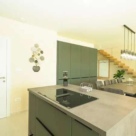 Hills - South Luxury Hill *