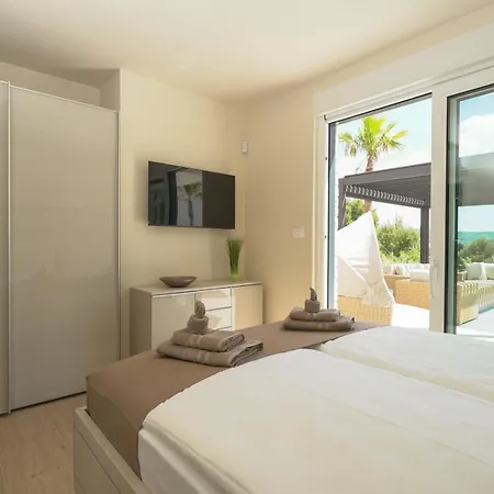 Hills - South Luxury Hill *