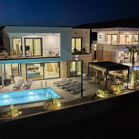 Hills - South Luxury Hill Villa